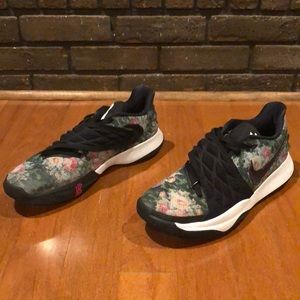 Kyrie 5 Low Floral
